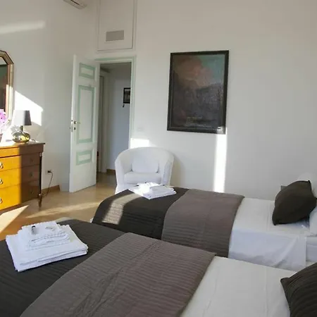 House Paganica Apartment